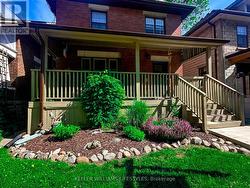 Beautiful Front Garden - 