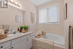 Ensuite Bathroom - 