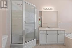 Ensuite Bathroom - 