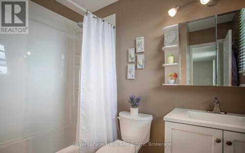 53 Williams Point Road, Scugog, ON - Indoor Photo Showing Bathroom