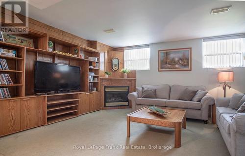 53 Williams Point Road, Scugog, ON - Indoor Photo Showing Living Room With Fireplace