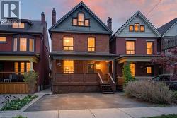 225 PROSPECT Street S  Hamilton, ON L8M 2Z6