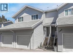 Main entrance with single care garage - 