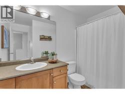 Main 4pc bathroom - 