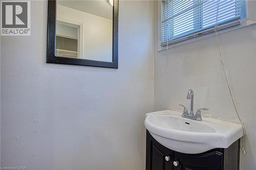 75 Berkindale Drive Unit# 85, Hamilton, ON - Indoor Photo Showing Bathroom