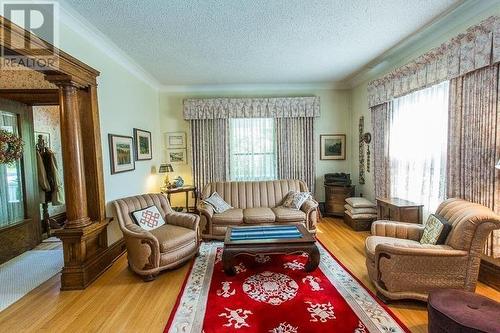 31 Taylor St, Bruce Mines, ON - Indoor Photo Showing Living Room