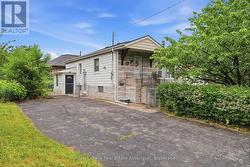1137 HALLIDAY AVENUE  Mississauga, ON L5E 1R1