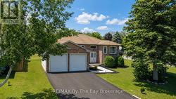 2 BIRCHMOUNT CIRCLE Wasaga Beach, ON L9Z 1H8