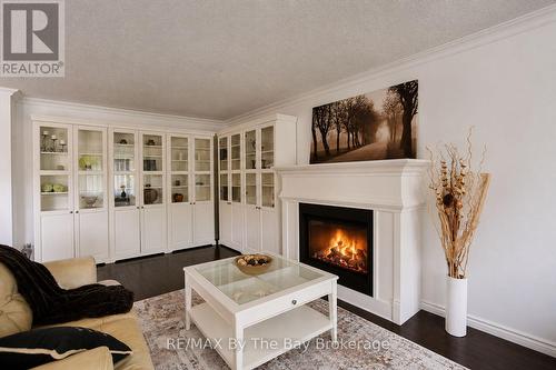 Living Area - 2 Birchmount Circle, Wasaga Beach, ON 