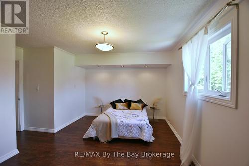 Primary Bedroom - 2 Birchmount Circle, Wasaga Beach, ON 