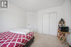 Neutral tone wall finishes - 