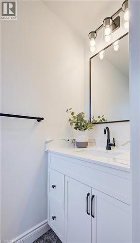 464 Northlake Drive, Waterloo, ON - Indoor Photo Showing Bathroom