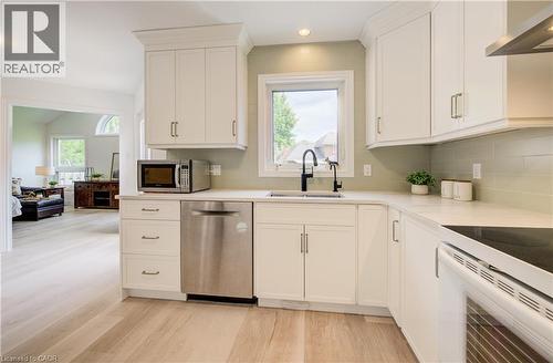 464 Northlake Drive, Waterloo, ON - Indoor Photo Showing Kitchen
