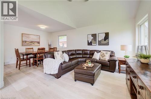 464 Northlake Drive, Waterloo, ON - Indoor Photo Showing Living Room