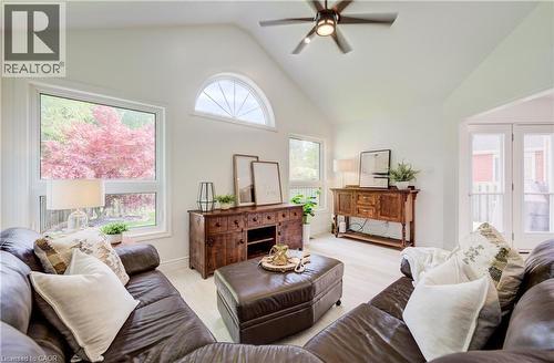 464 Northlake Drive, Waterloo, ON - Indoor Photo Showing Living Room