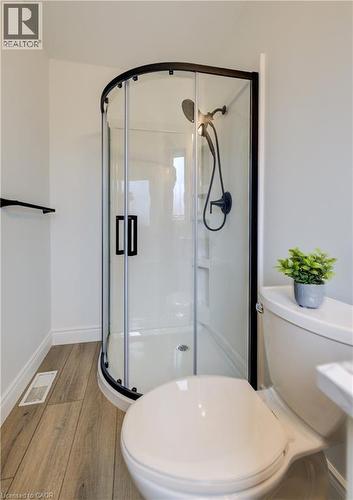 464 Northlake Drive, Waterloo, ON - Indoor Photo Showing Bathroom