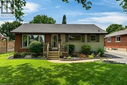 15 ROXANNE Drive St. Catharines, ON L2M 3G8