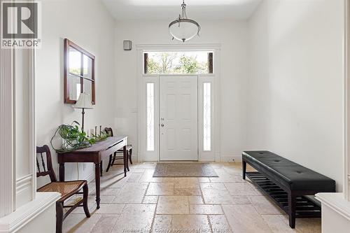 2203 Roxborough, Windsor, ON 