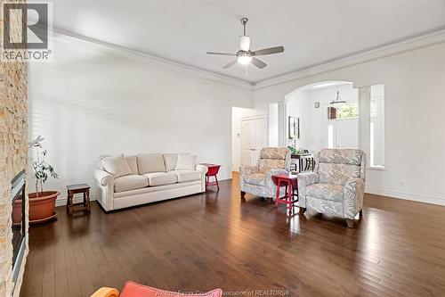 2203 Roxborough, Windsor, ON 