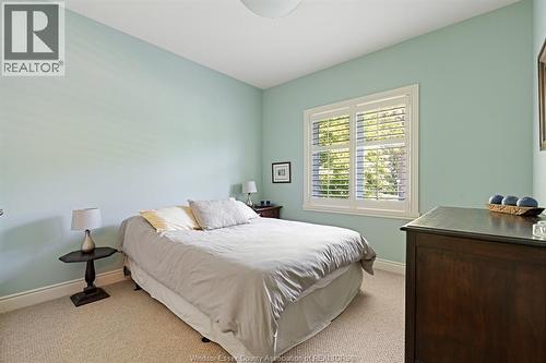 2203 Roxborough, Windsor, ON 