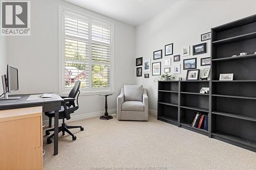 2203 Roxborough, Windsor, ON 