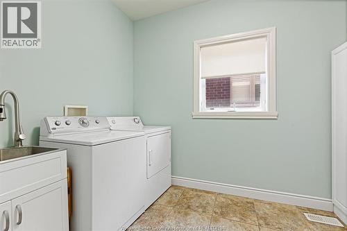 2203 Roxborough, Windsor, ON 