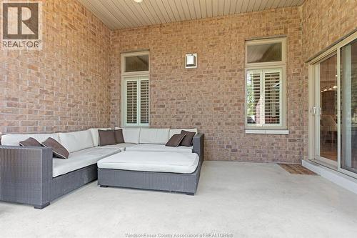 2203 Roxborough, Windsor, ON 