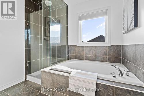 12 Mantz Crescent, Whitby, ON 