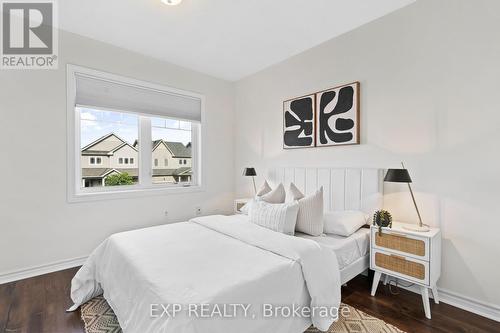 12 Mantz Crescent, Whitby, ON 