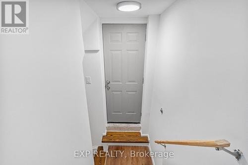 12 Mantz Crescent, Whitby, ON 