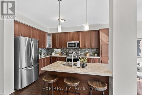 12 Mantz Crescent, Whitby, ON 