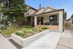 69 GATWICK AVENUE Toronto, ON M4C 1W4