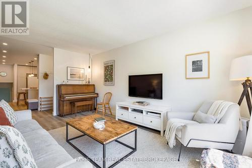 21 Maplehurst Crescent, Barrie, ON 