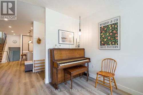 21 Maplehurst Crescent, Barrie, ON 