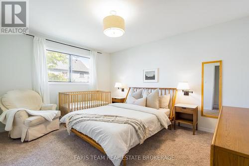 21 Maplehurst Crescent, Barrie, ON 