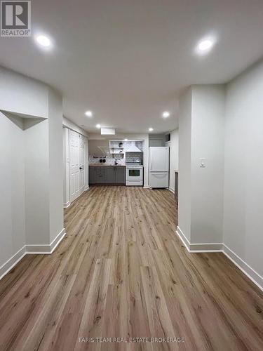 21 Maplehurst Crescent, Barrie, ON 