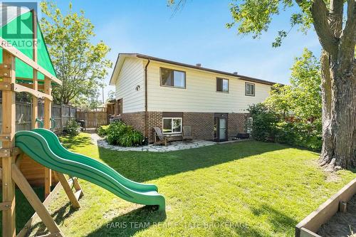 21 Maplehurst Crescent, Barrie, ON 