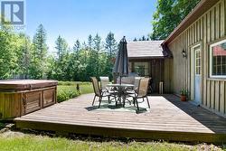 Large deck for entertaining - 