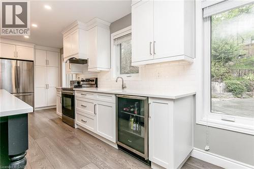 1774 Old Mill Road, Kitchener, ON - Indoor Photo Showing Kitchen With Upgraded Kitchen