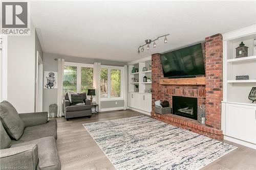 1774 Old Mill Road, Kitchener, ON - Indoor Photo Showing Living Room With Fireplace