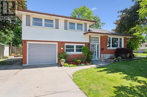 44 MEYER DRIVE  Guelph (St. George's), ON N1E 4H2