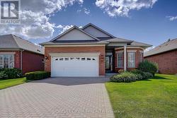 30 COUPLES GALLERY Whitchurch-Stouffville, ON L4A 1M6