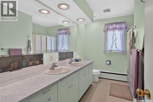 121 4Th Street E, Nipawin, SK 