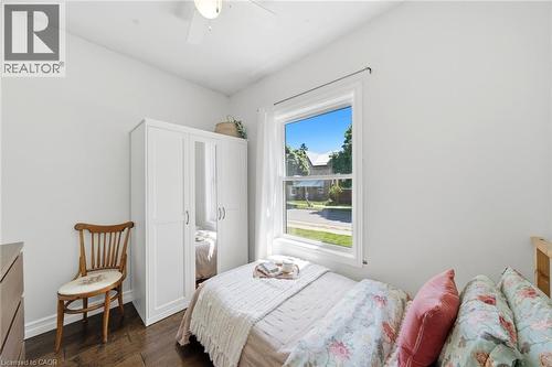 112 Sydenham Street, Brantford, ON - Indoor Photo Showing Bedroom