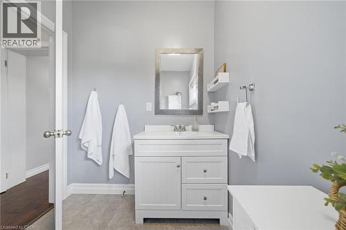 112 Sydenham Street, Brantford, ON - Indoor Photo Showing Bathroom