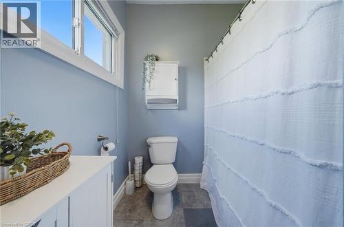 112 Sydenham Street, Brantford, ON - Indoor Photo Showing Bathroom