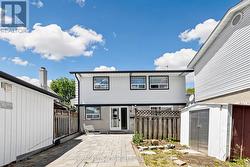6 HECTOR COURT Brampton, ON L6S 1P1