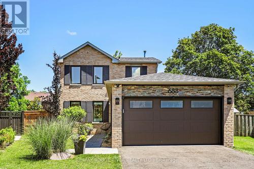 688 BECKWORTH SQUARE  Pickering, ON L1V 3X4