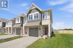 715 MAVERICK CRESCENT  Ottawa, ON K2S 2X1