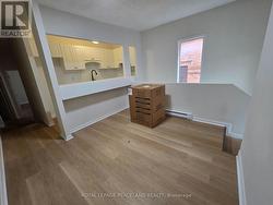 2 - 558 SPADINA CRESCENT  Toronto, ON M5S 2J9